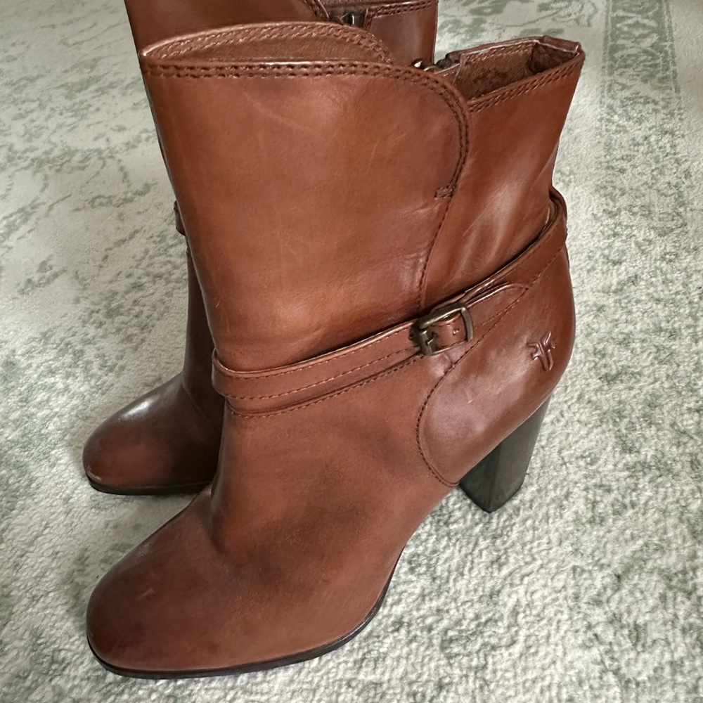 Frye Chestnut Leather Heeled Boots